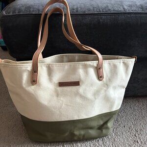 Petunia Pickle Bottom Diaper Bag Tote- NEW without tags